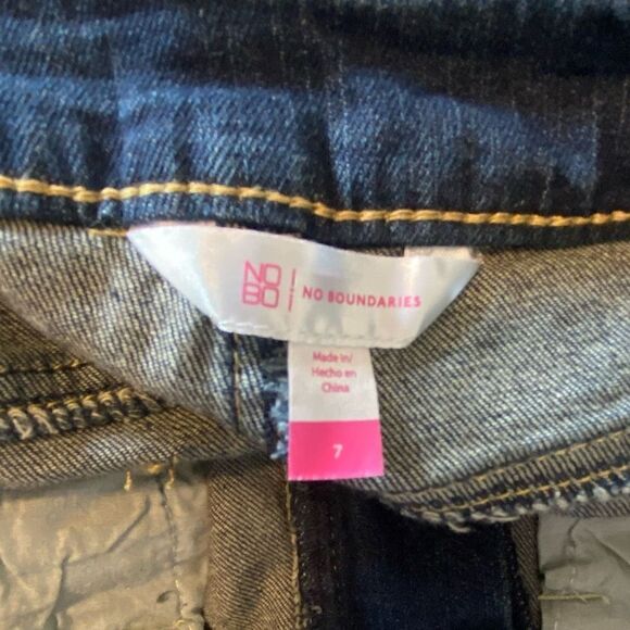 No Boundaries Lace Denim Shorts - Picture 3 of 3